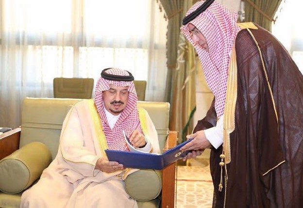 سمو امير منطقة الرياض يستقبل العشري