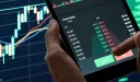 ما المخاطر التي قد تواجه سوق الأسهم في 2025؟
