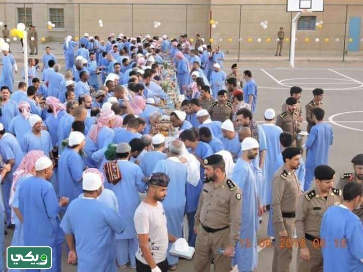 ألوان ملابس السجناء في السعودية